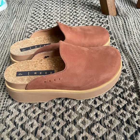 Reef Tan Mules - Picture 4 of 7